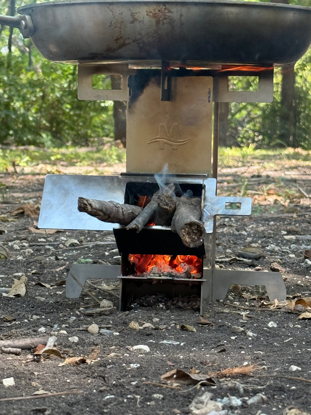 Rocket stove efficient burn of fuel